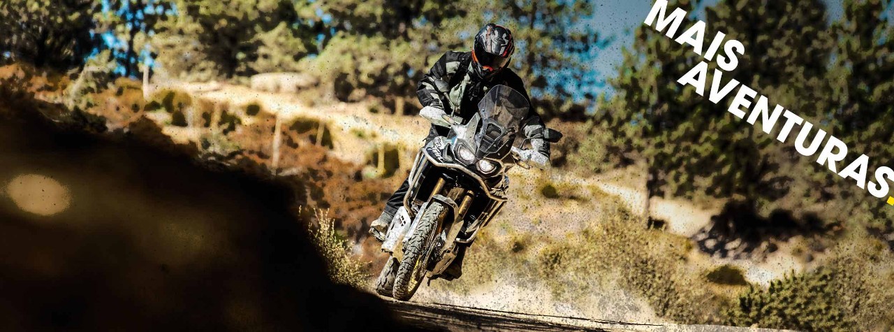 Piloto BMW com pneus Dunlop Trailmax Mission